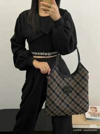 Picture of Miu Miu Handbags _SKUfw220045469fw